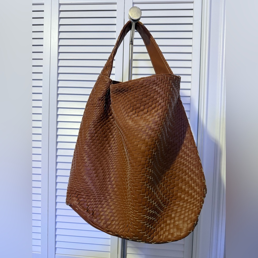Deux Lux FAUX Leather Woven OVERSIZED Hobo Basketweave in Honey - Picture 6 of 12